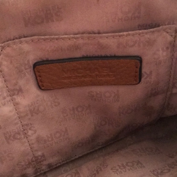 Michael Kors Crossbody - Picture 7 of 8